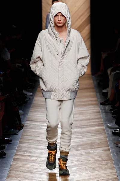 Look 24